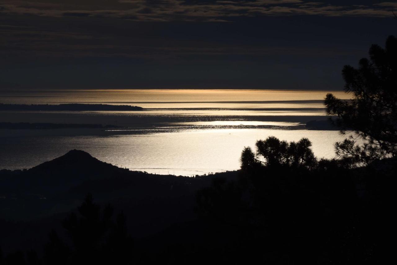 Villa Ormarine, Vue Exceptionnelle Sur La Baie De Cannes Et Le Mercantour Les Adrets-de-l’Estérel Exterior foto