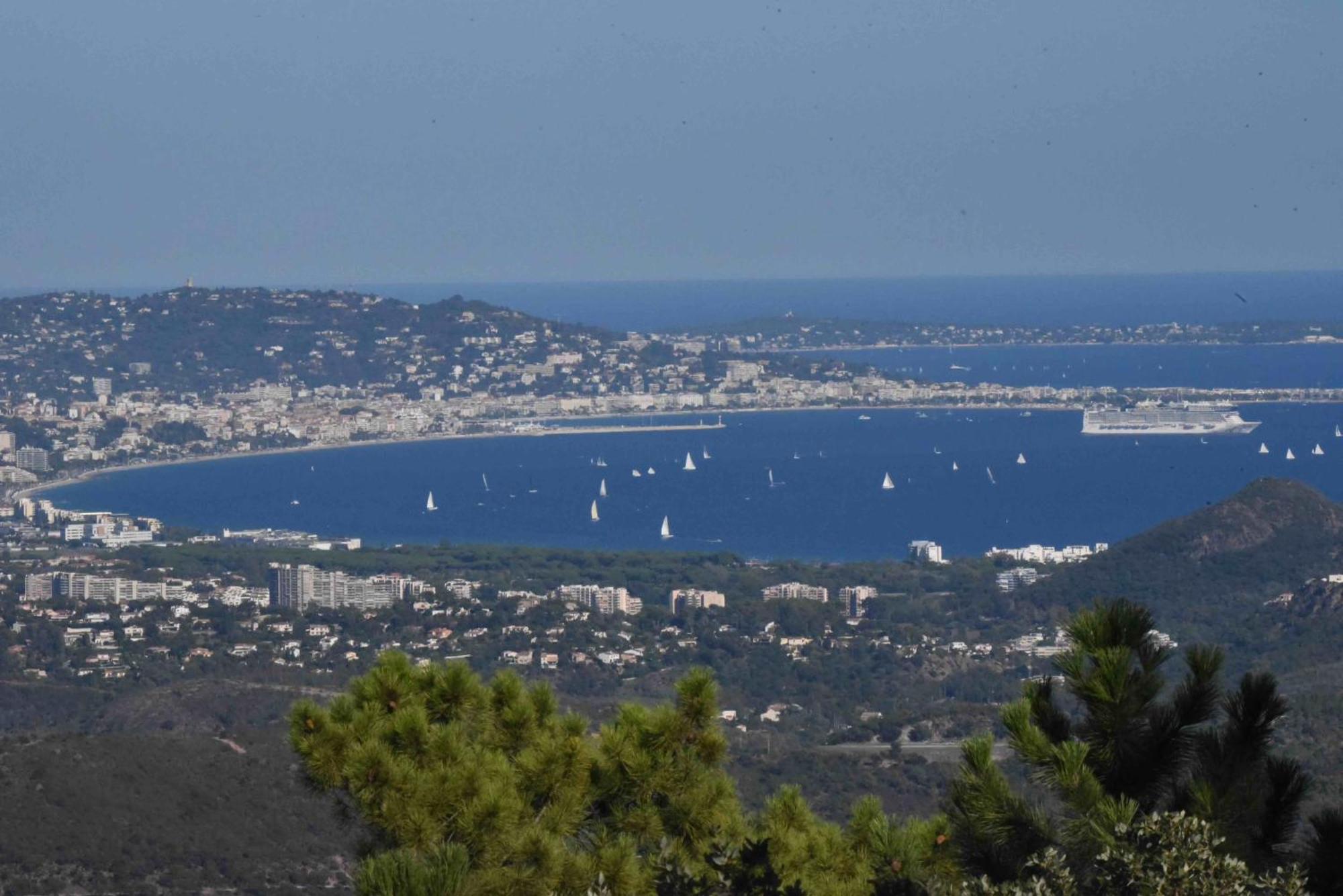 Villa Ormarine, Vue Exceptionnelle Sur La Baie De Cannes Et Le Mercantour Les Adrets-de-l’Estérel Exterior foto